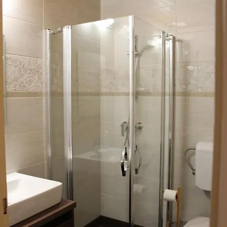 Natura Panzio&apartmanhaz Bed & Breakfast *