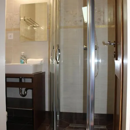 Natura Panzio&apartmanhaz * Orfu