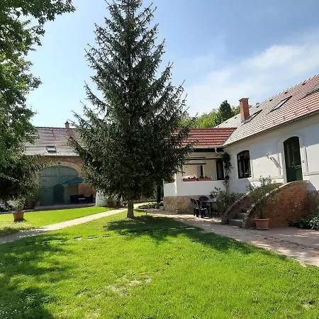 Natura Panzio&apartmanhaz Bed & Breakfast Orfu
