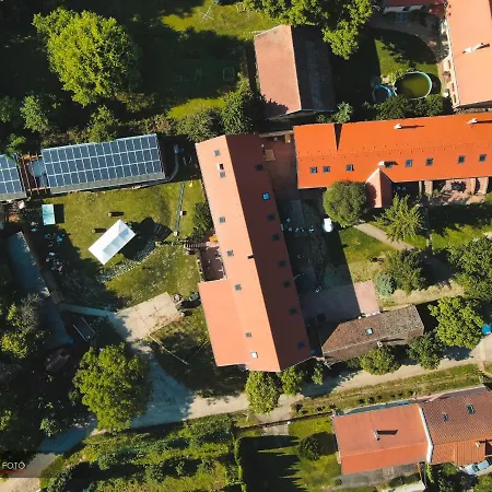 Natura Panzio&apartmanhaz Bed & Breakfast *