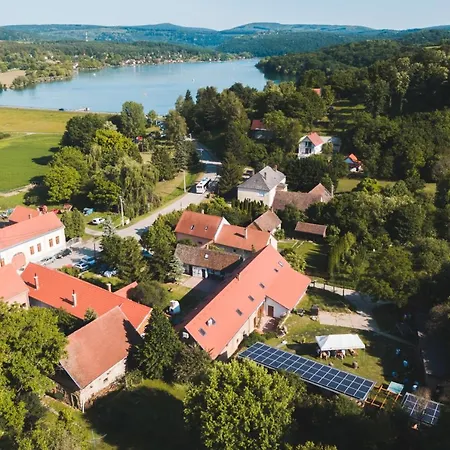 Natura Panzio&apartmanhaz * Orfu