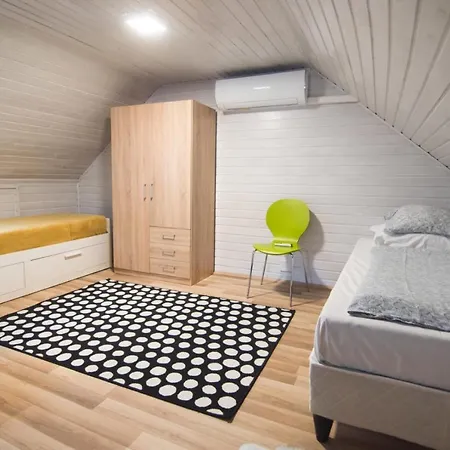 Bed & Breakfast Natura Panzio&apartmanhaz Orfu