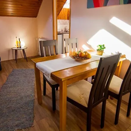 Natura Panzio&apartmanhaz * Orfu