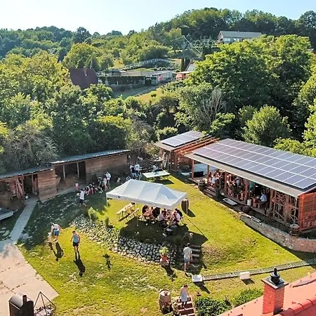 Natura Panzio&apartmanhaz