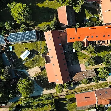 Natura Panzio&apartmanhaz Oda ve Kahvaltı 3*